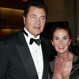 ../images/cmsimages/listing/2_engelbert-humperdinck-and-his-wife-patricia-news-1612767204108359.jpg