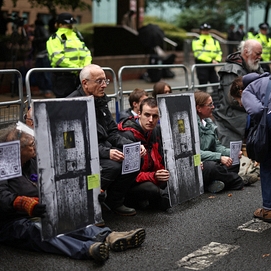 ../images/cmsimages/listing/afp__20240927__36ha9qh__v1__highres__britainclimateartcrimevangogh-news-1727443872119768.jpg