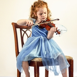 ../images/cmsimages/listing/childplayingviolin-news-1595919196106387.jpg