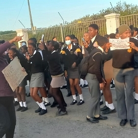 ../images/cmsimages/listing/humansdorp_school_protest-news-1681910187114765.jpg