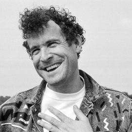 ../images/cmsimages/listing/johnny-clegg-90-1-news-1583128133104772.jpg