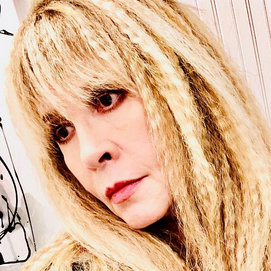 ../images/cmsimages/listing/screenshot2023-10-04at11-10-37stevienicks-stevienicks--instagramphotosandvideos-news-1696410685116196.png