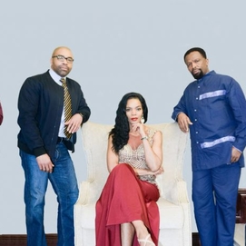 ../images/cmsimages/listing/the_queen_mzansi_magic-820x461-news-1588572208105434.jpg