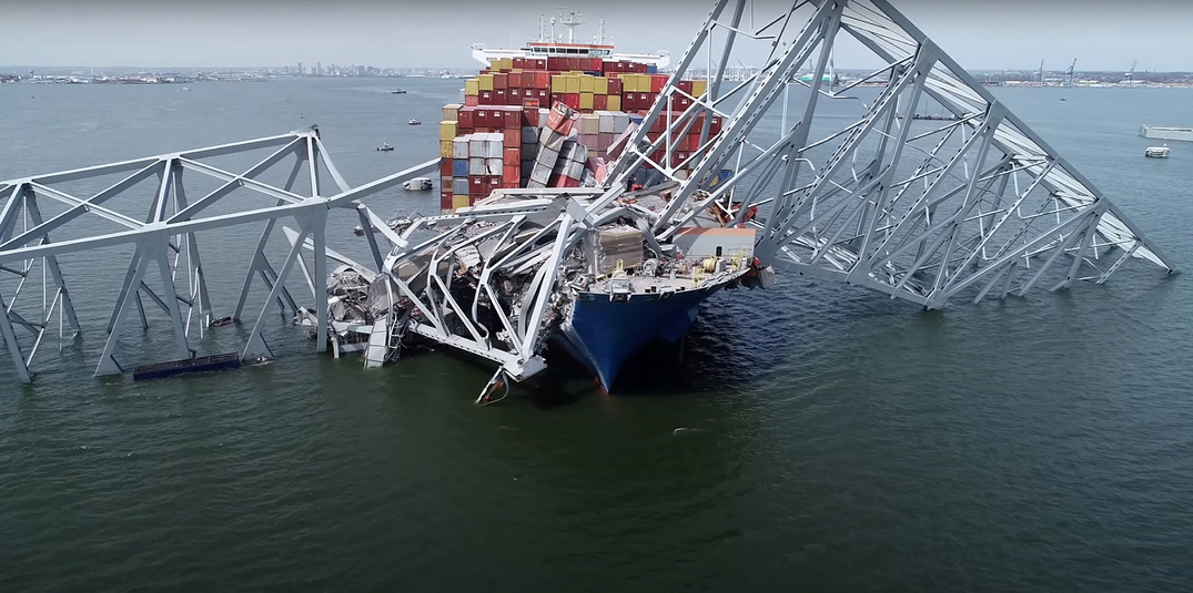 US Bridge: Steel structure collapsed like a deck of cards