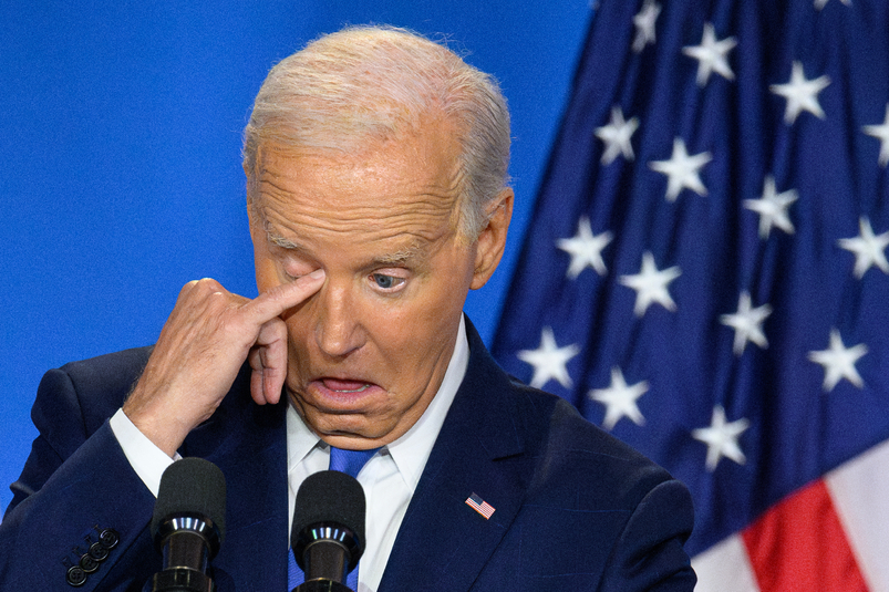 Biden introduces Ukraine President as Putin in critical press conference