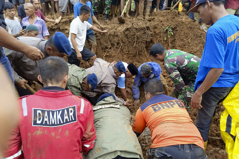 10 Dead, 10 Missing After Indonesia Floods, Landslide