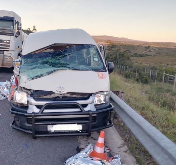 Five killed after taxi slams into stationary truck on N2